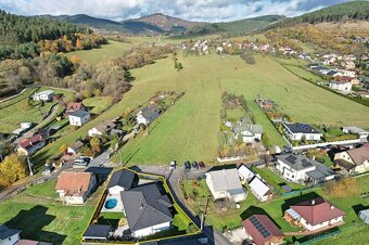 Krásny 5i RD s dvojgarážou, bazénom - TOP PROSTREDIE - 20