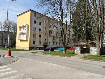 Na predaj 3 izbový byt v Brezne 71m2,centrum,park, - 20