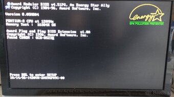 Predám stolný počítač Intel Pentium - 20