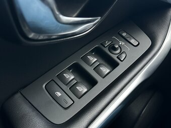 Volvo V40 R-Design D3 2.0 150k A/T - 20