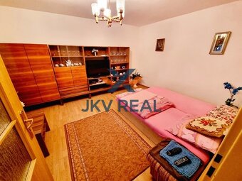 JKV REAL ponúka na predaj 5-izbový dvojpodlažný rodinný dom  - 20