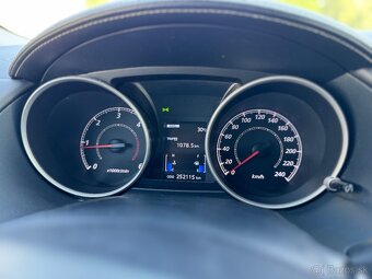 Mitsubishi Outlander 2.0D 7-miest 103KW 4x4 - 20