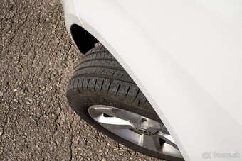 Volkswagen Touran 1.6 TDI 7 miestny - 20