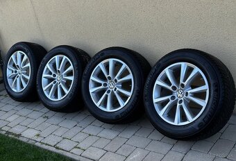 VW Touareg 3.0 TDI V6 221 kW R-Line – vzduch, Webasto, pano - 20