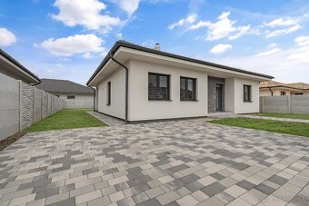 Moderný rodinný dom v obci Kostolné Kračany, časť Amadeho Kr - 20