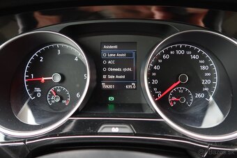 VW Touran 2.0 TDI DSG 150PS Highline Webasto - 20