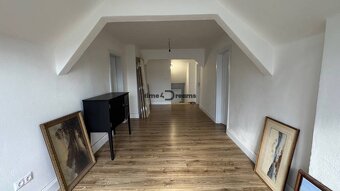 NA PREDAJ 9 izbový rodinný dom v obci Cabaj Čápor - 20