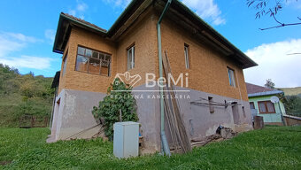 Dom v obci Henckovce, podpivničený,plynové kúrenie,2 studne - 20