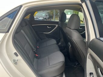 Hyundai i30, 1.6CRDi 81kWPRAVID.SERVIS - 20