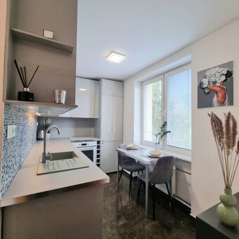 Štýlový, krásny 2,5- izbový byt blízko City Arény, stanice a - 20