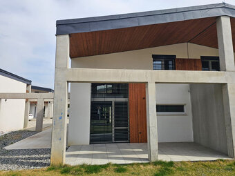 PRENÁJOM 5 - izbového domu medzi Prešovom a Košicami - 20