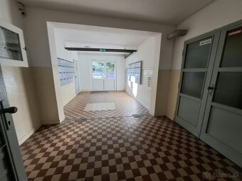 Na predaj veľkometr. 75m2, 2 izb byt Handlová - 20