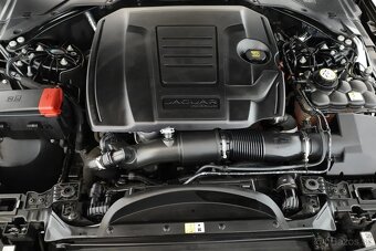 Jaguar XE - 20