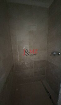 Stavba 122 m2 a drevená chata, pozemok 2.600 m2, Levice (SM- - 20