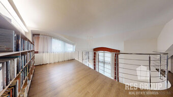 Na predaj, dom so 6 izbami a vonkajším bazénom Žilina - Turi - 20