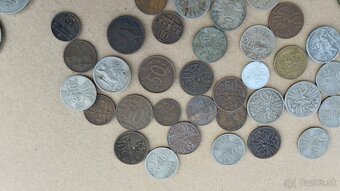 Mix minci - staré mince - konvolut minci v dřevěné truhličce - 20