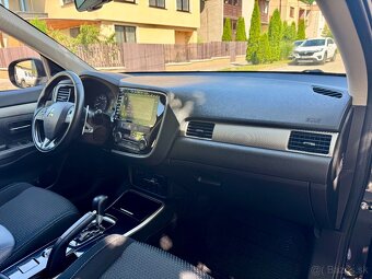 Mitsubishi Outlander 2.0MIVEC 4x4 Automat 2019 - 20