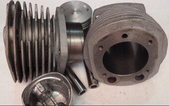 Válce písty těsnění kroužky čepy Ural M72 Dněpr Dneper K750 - 20