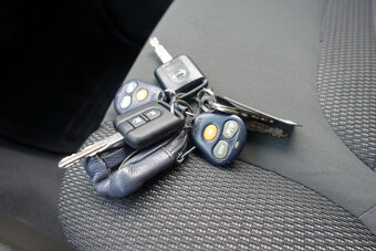 Nissan Navara DoubleCab 2.5 dCi XE, M6, 140kW, 4d. - 20