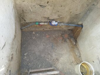 Záhradný domček s pozemkom (879 m²), elektrinou, vodou - 20