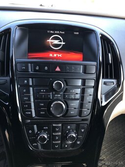 Opel Astra Sport Tourer - 20