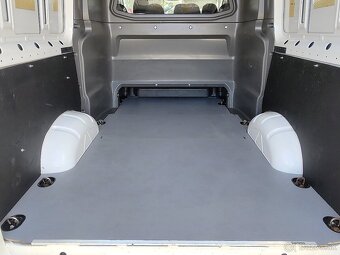 Volkswagen Crafter 2,0 TDI 4-Motion L3H2 7.Miest - 20