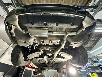 BMW Rad 6 GT 640i xDrive 250kw masáže, natáčacia náprava - 20