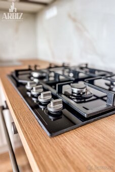 ČERSTVÁ REKONŠTRUKCIA S BONUSOM-3-izbový byt - 20