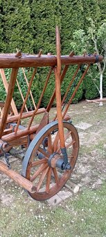 Starý drevený konský voz - rebriňak III - 20