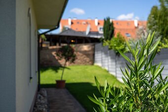 Predaj 2podlažný 6izb. rod.dom  s dvoj garážou    na Kozáck - 20