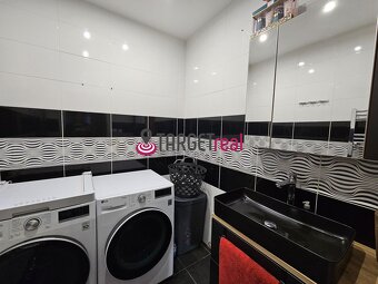 Na predaj veľký kompletne zariadený 3-izbový byt v centre Pi - 20