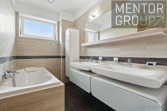 Luxusný rodinný dom s panoramatickým výhľadom na Bratislavu, - 20