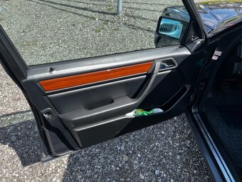 Mercedes-Benz 200 124E - 20