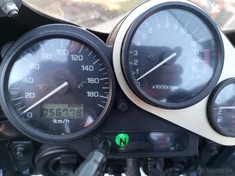 Yamaha FZ400 - 20
