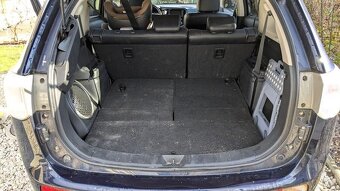 Predám Mitsubishi Outlander 3 2013 2,2DI-D 110kW - 7 miestne - 20