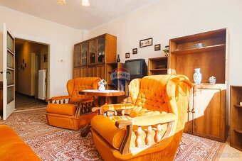 PREDAJ Rodinný dom s garážou a pozemkom 2 362 m2 neďaleko Ro - 20