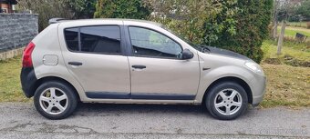 Dacia sandero 2009 - 20