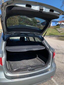 Toyota Avensis Combi T27 2.0 D4D - 20