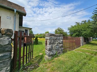 Veľký RD s 2 bytovými jednotkami na rovinatom 1973m2 pozemku - 20