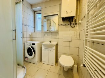 5 izbový byt s 2 kuchyňami a kúpeľňami v centre Svidníka - 20