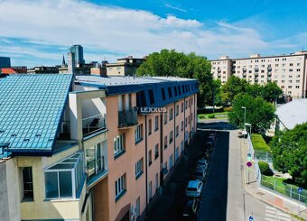 | veľkometrážny moderný byt v pulzujúcej lokalite Karadžičov - 20