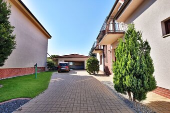 Dvojgeneračný rodinný dom v centre Malinova - 20