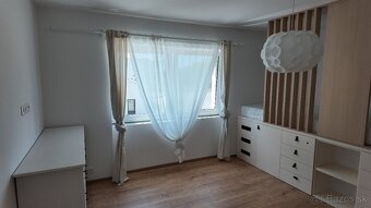 Zrekonštruovaný dom v tichej lokalite s veľkým potenciálom - 20