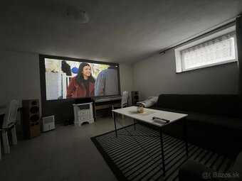 Priestranný, rekonštruovaný dom s pozemkom o rozlohe 1074m2 - 20