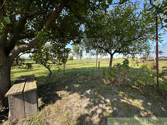 Predaj dlhého vidieckeho domu v Andovciach – pokojná lokal - 20