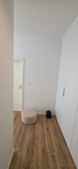 Luxusný zariadený 2 izbový byt Malinovo Tri vody - 20