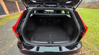 Volvo V60 kombi, Momentum Pro, nebourané, model 2020 - 20
