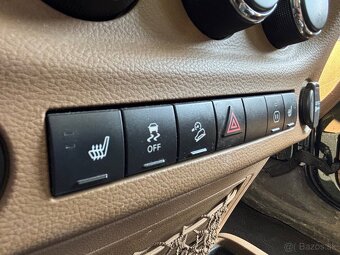 Jeep Wrangler 2012 Unlimited Sport 3.6L V6 A/T - 20