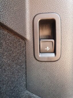 Predám Volkswagen Golf 2.0Tdi DSG VIRTUAL COCKPIT - 20