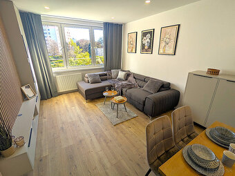 Štýlový, rekonšt. 2 izbový Galaktická, Lo, 2.p, voľný kúpou - 20